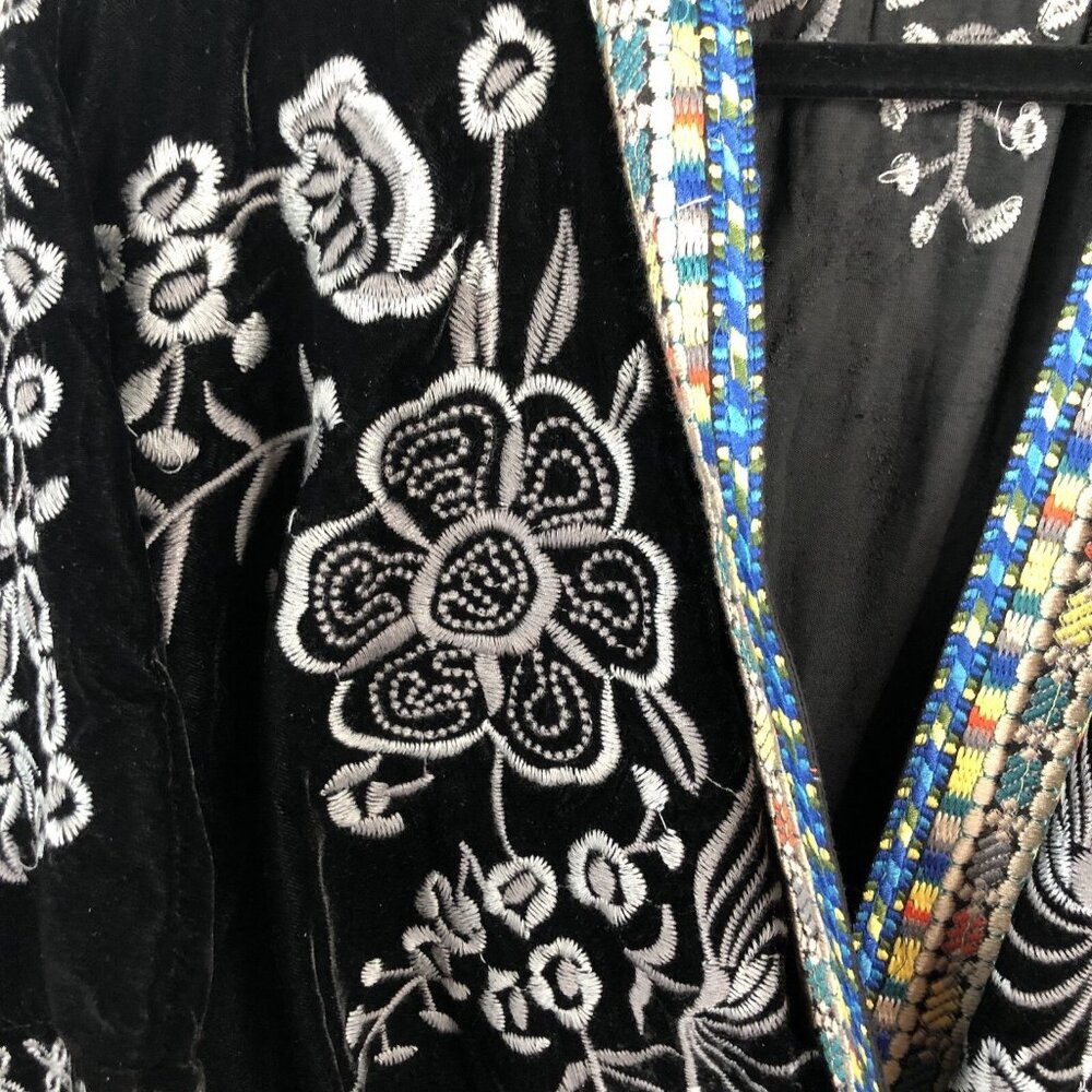 Velvet Cardigan Womens Medium Black Boho Art to Wear L&B Embroidered Statement - Picture 8 of 16
